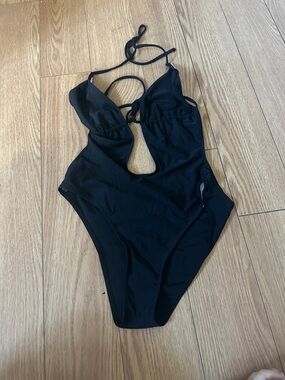 Black Women's One-Piece Cutout Swimsuit